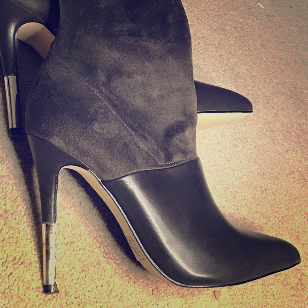 THE BOOTS...ARE...FIYAH!